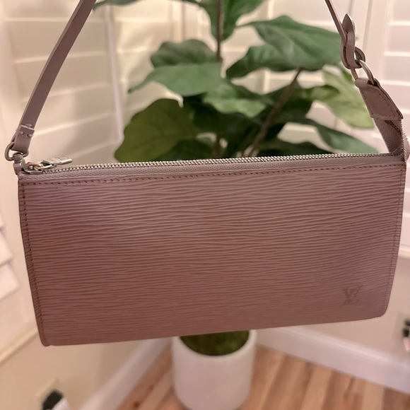 LV shouder bag - Picture 1 of 7